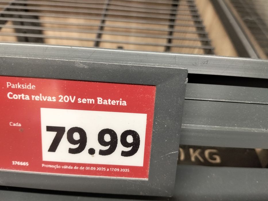 Vende-se corta-relvas Parkside Novo e com garantia completa