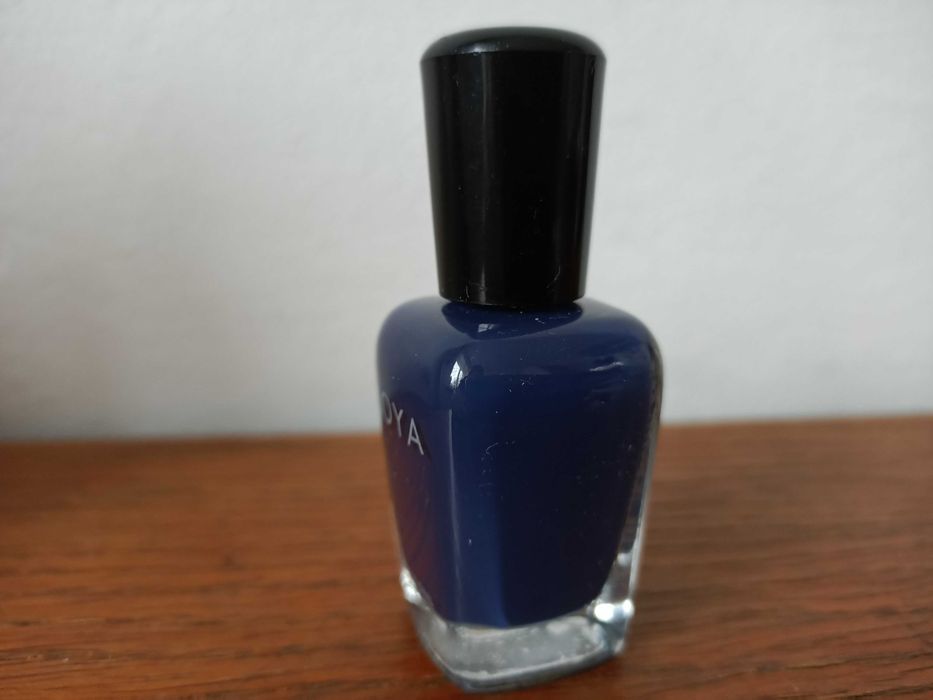 Zoya lakier do paznokci granatowy niebieski ciemny kolor sailor