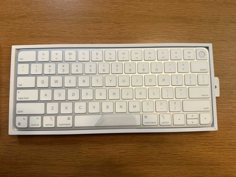 Apple A2449 Touch ID