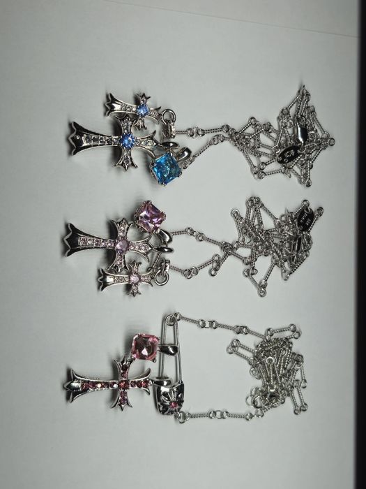 Прикраса, подарунок дівчині Підвіски та кулони від Chrome Hearts