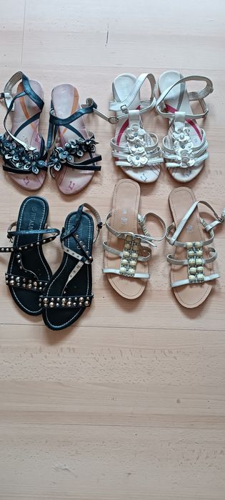 Zestaw sandałów damskich