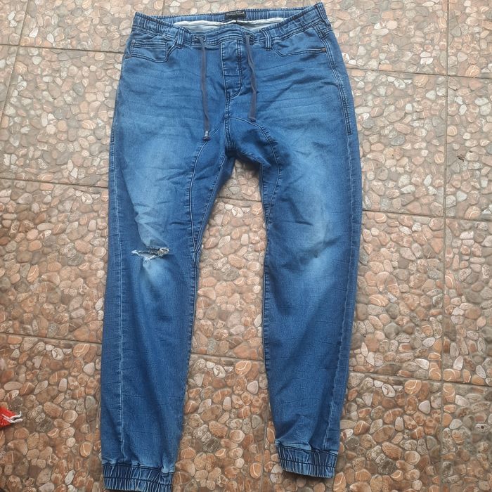 Spodnie joggery tanio