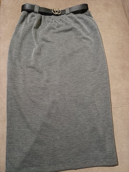 Сіра трикотажна спідниця-максі