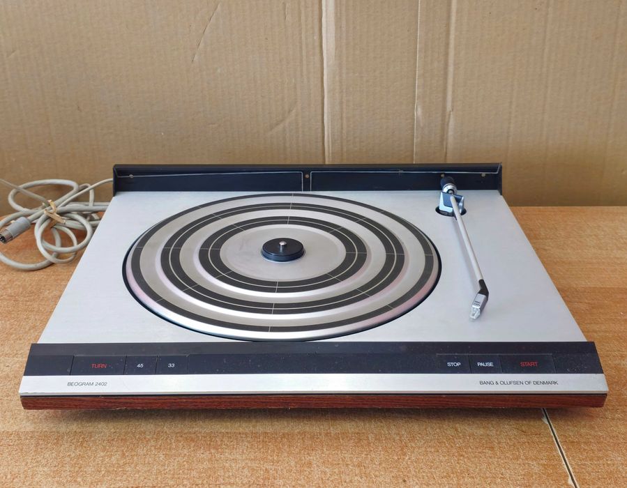 Gramofon Bang Olufsen Beogram 2402