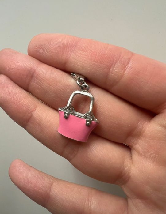 Srebrny charms torebka