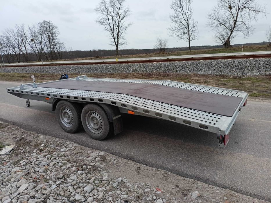 Wynajem lawety wypożyczenie lawety przyczepa laweta transport aut