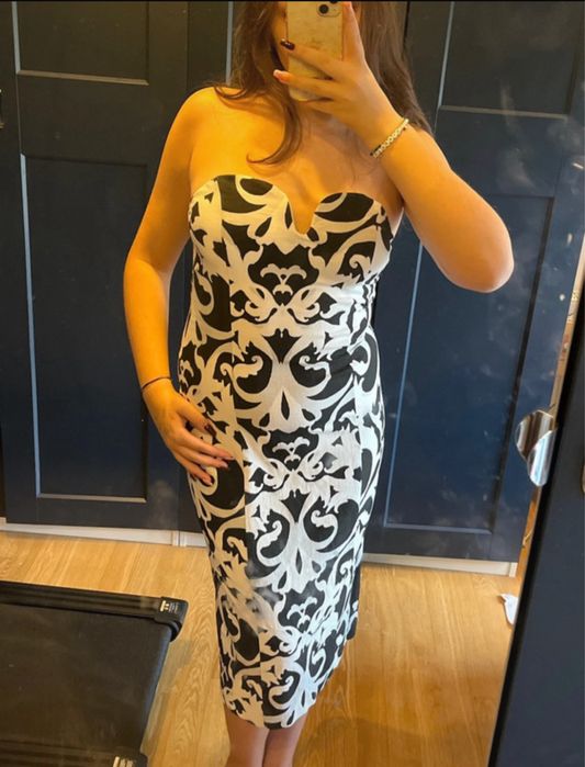 Sukienka bandeau do połowy łydki w dekolt serce rozmiar M 38