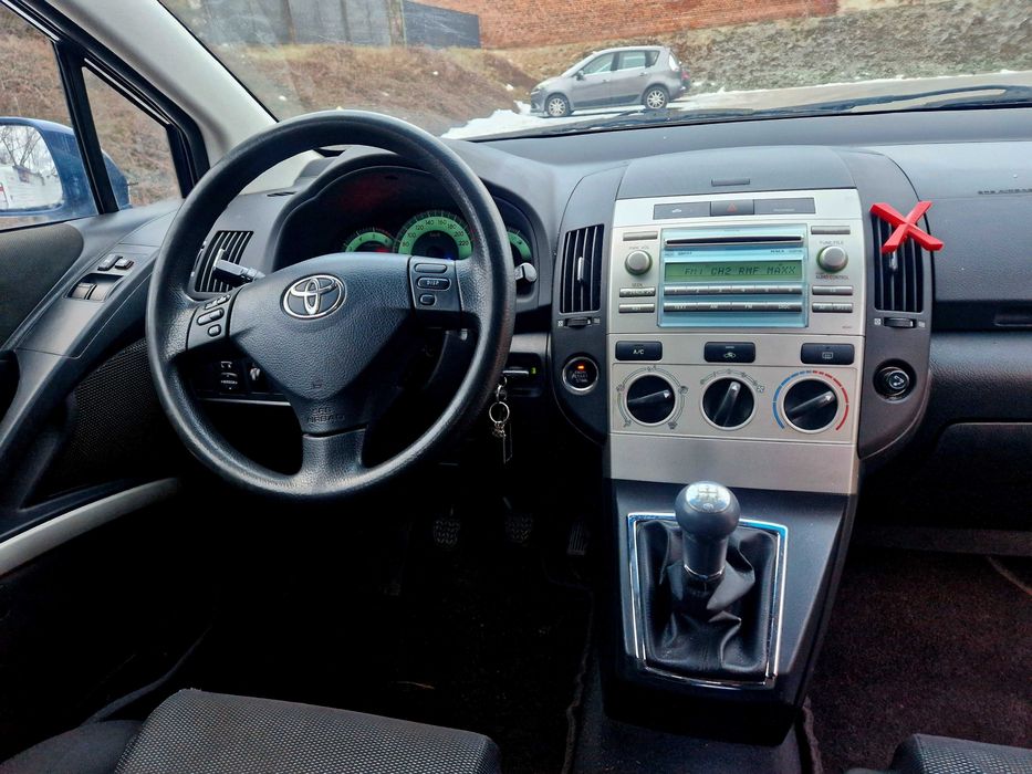 TOYOTA COROLLA VERSO 2,0 D4D, bardzo zadbana, ZERO korozji