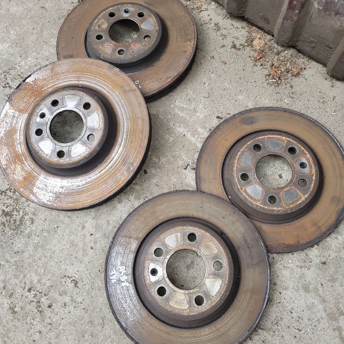 Zaciski jarzma tarcze hamulcowe audi a4 b8 a5 2.7TDI 3.0TDI SWAP