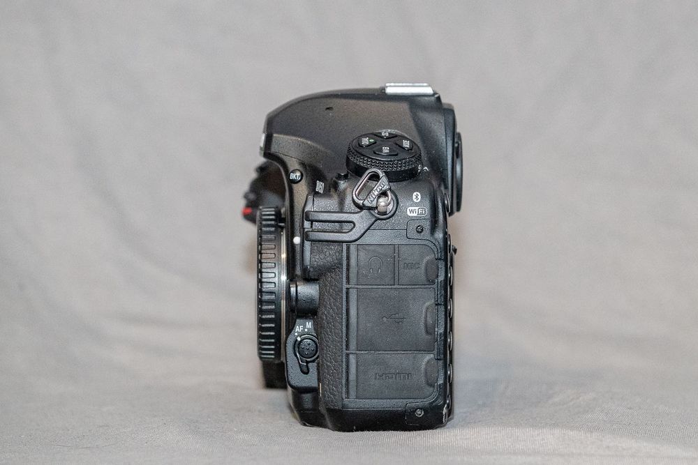 Nikon D850, body, grip plus dodatki!