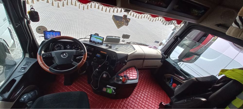 Продам Коври в салон Мерседес Актрос МР 4.