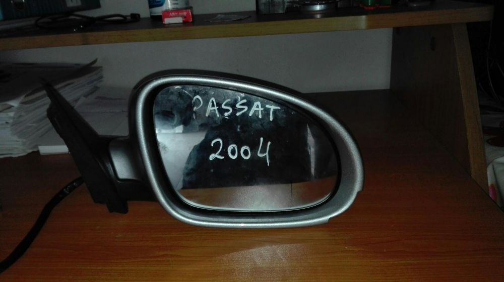 Retrovisor direito de Volksvagan passat 2004