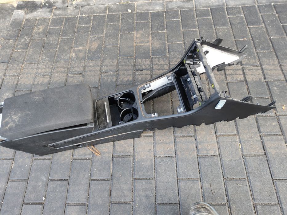 Tunel podłokietnik volkswagen passat B6