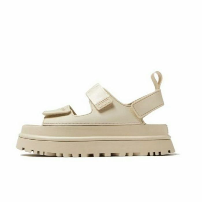 Босоніжки ugg на платформі