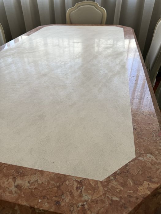 Mesa de Jantar em Mármore Maciço (1,80m x 1,00m)