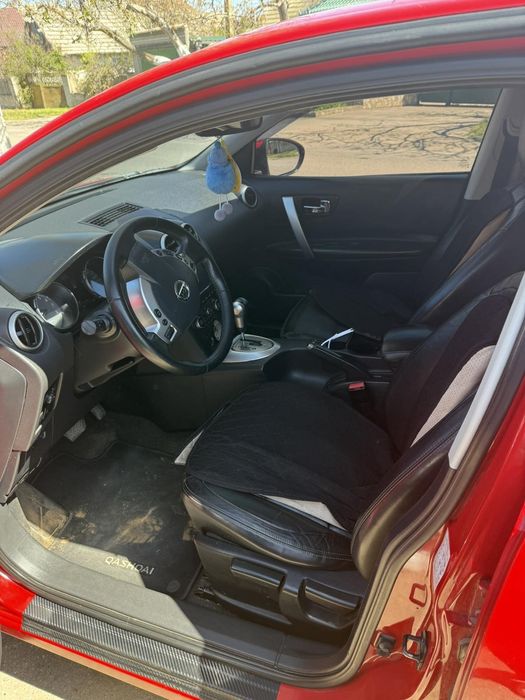 Автомобиль Nissan