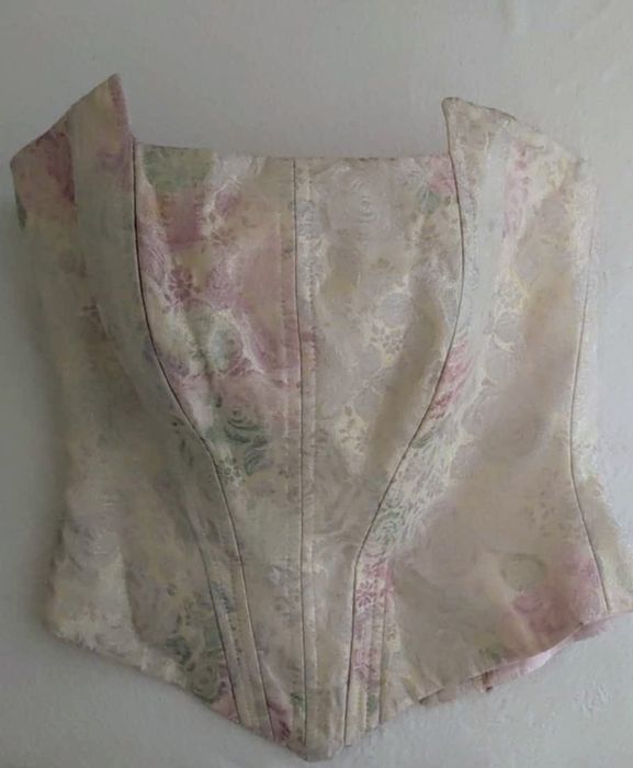 Piękny pastelowy gorset