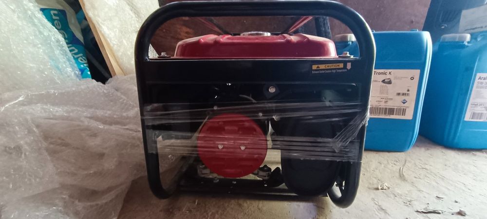 Генератор бензиновий 220-380В Генератор трьохфазний