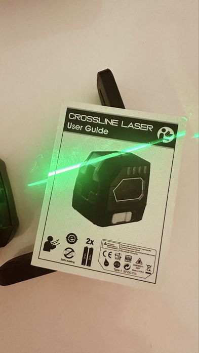 Nível a laser DEKO DKLL02 compacto