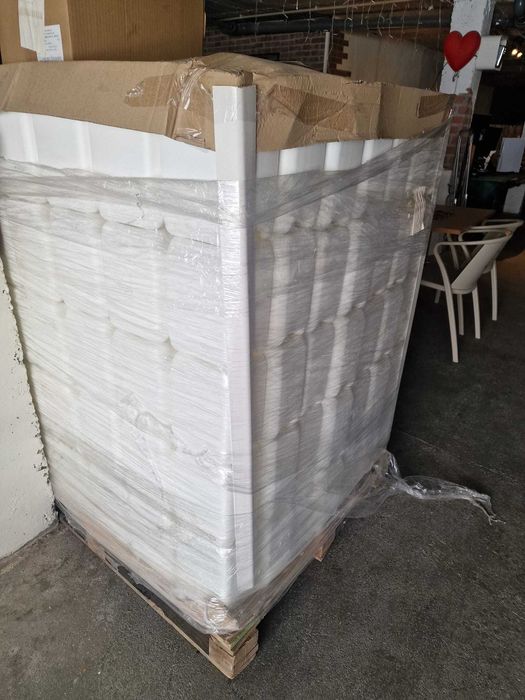 Vendo lote de 75 Bidons Semi Novos de 5 Litros.