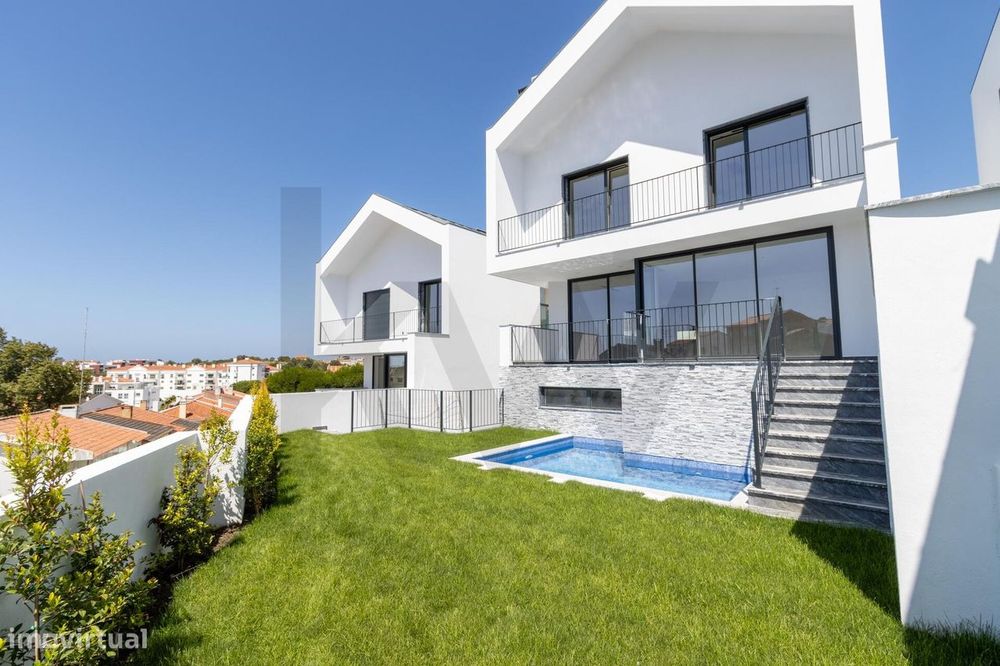 Moradia em condominio com jardim e piscina privados