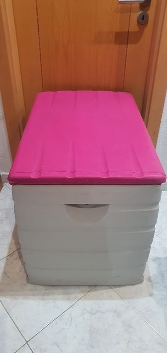 Arca multiusos em bom estado