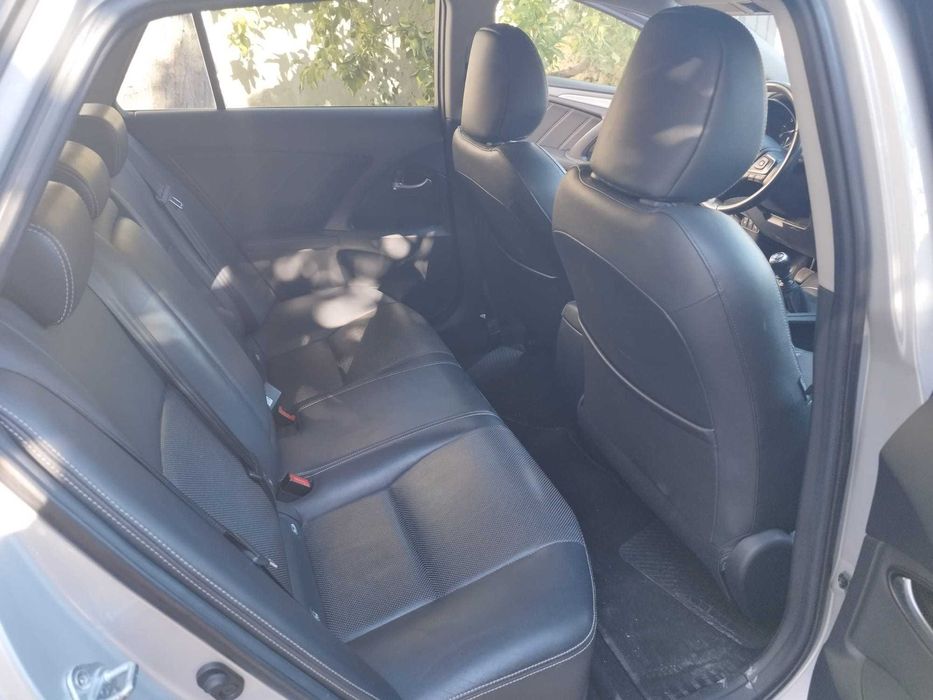Toyota Avensis Touring Sports 1.6D Luxury. 195.000 km. Único dono. Particular. Nacional — photo 3