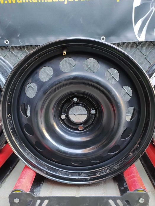 4x używane felgi stalowe R18 4x108 Citroen C3 C4 III C4 X Peugeot