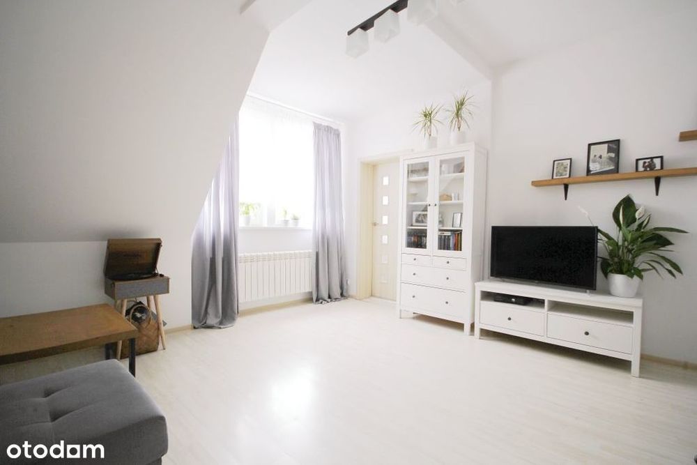 Wspaniałe i przestronne mieszkanie w kamienicy