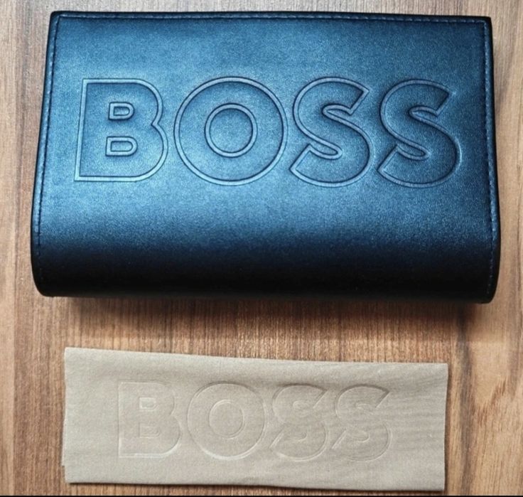 Nowy oryginalny etui na okulary Boss