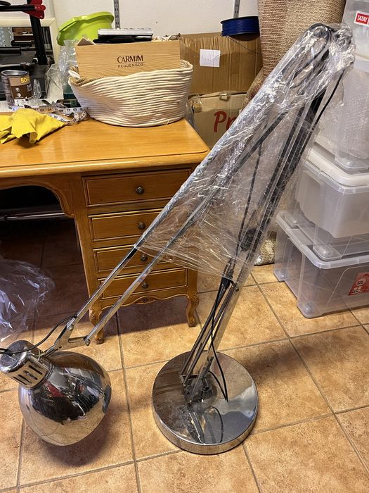 Candeeiro de pé alto