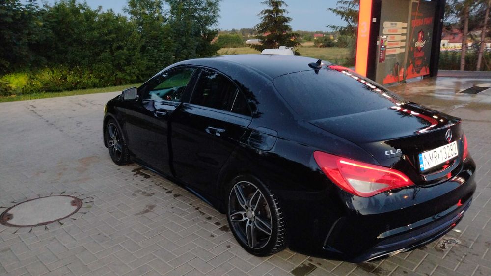 Sprzedam samochód Mercedes CLA 180 AMG Line