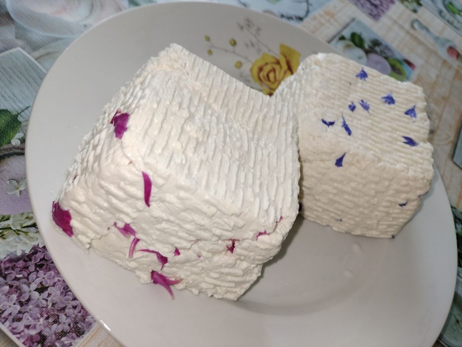 Pyszny twaróg kozi ,mleko  oraz Ser typu Koryciński podpuszczkowy