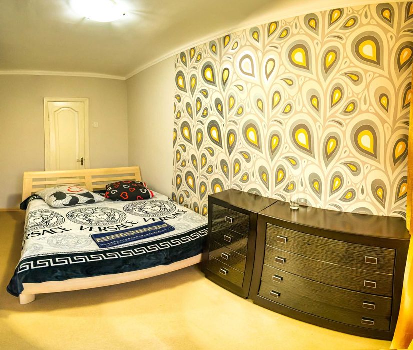 Квартира в центрі двокімнатна з ремонтом без посередників.