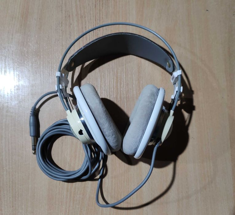 AKG K701 навкшники