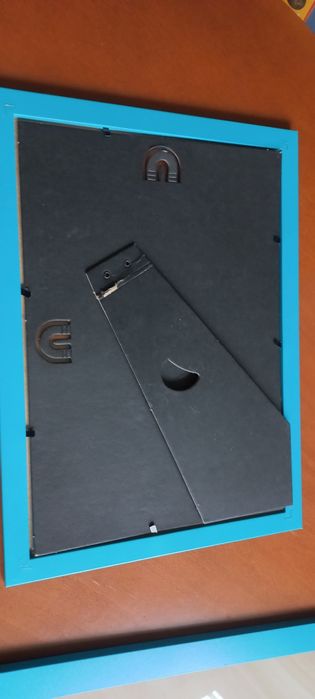 Dwie ramki Ikea oraz tablica korkowa do pokoju dziecka