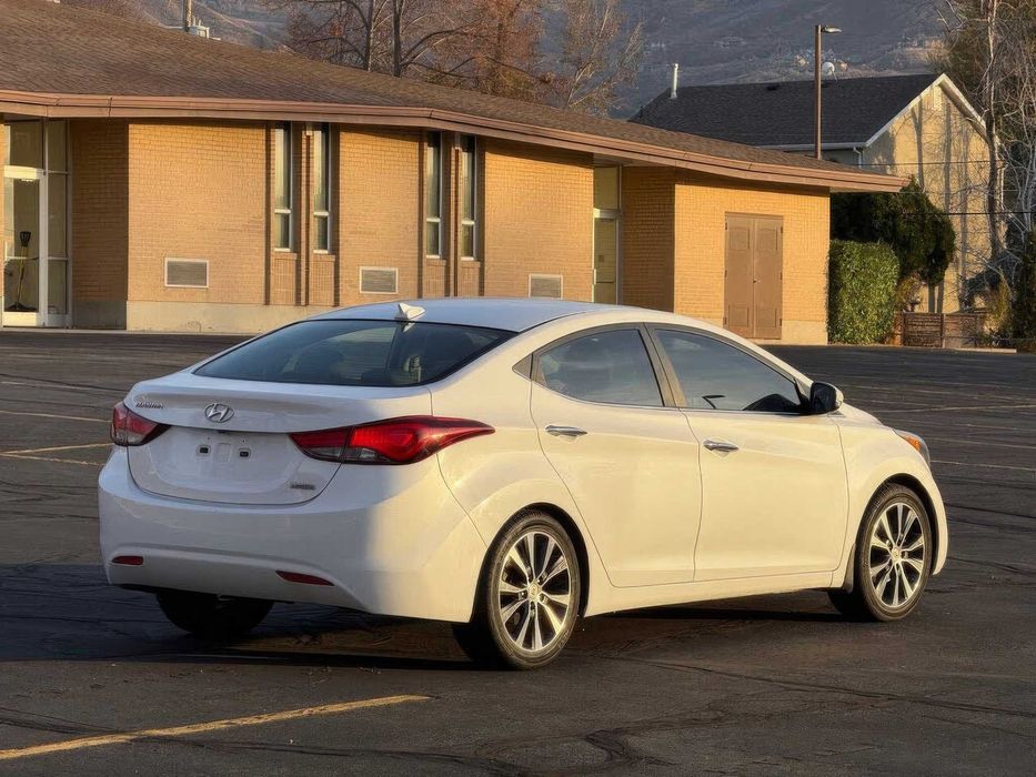 Hyundai Elantra Limited      2015
