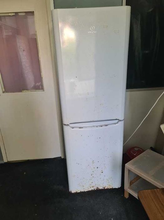 Frigorifico combinado    com 1 m e 80   de altura
