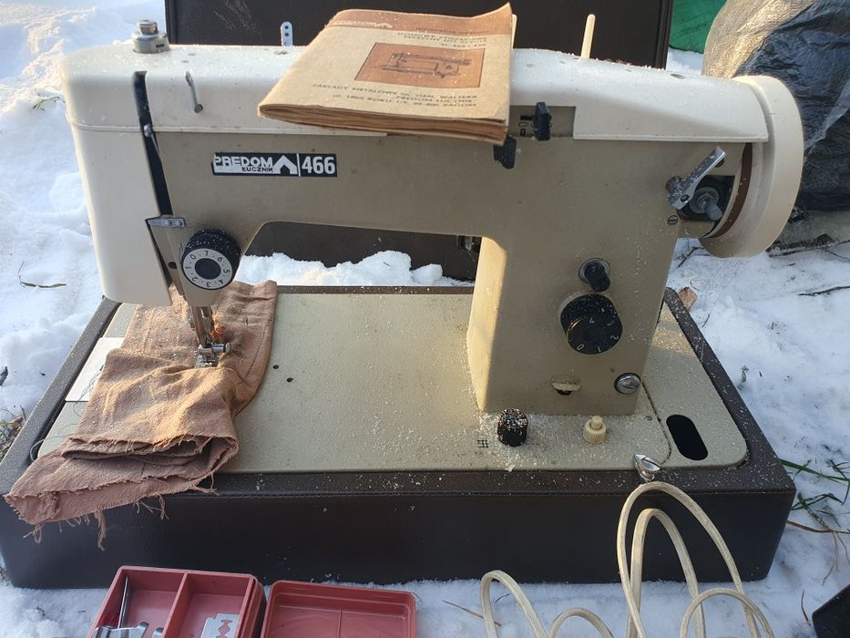 Maszyna do szycia Łucznik 466 komplet zestaw książka poradnik dodatki