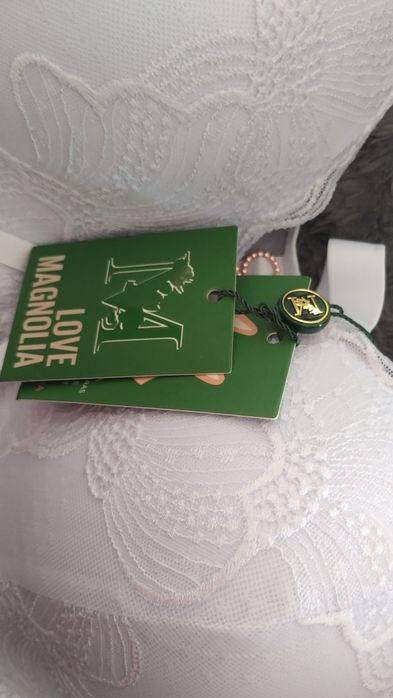 Mega cena magnolia stanik
