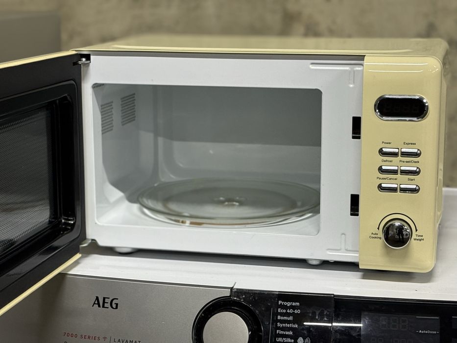 Мікрохвильова піч Schneider з Німеччини ідеал. Ретро