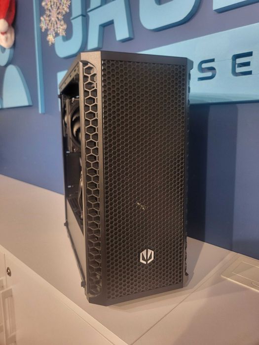 Komputer do gier Ryzen 5 RX 9060 32RAM 1TB SSD