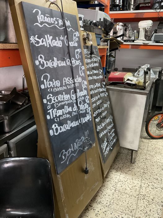 Menu de Rua ,Publicidade exterior,out , placard iluminado ,expositores