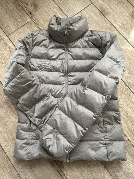 Легка весняна куртка для дівчинки uniqlo