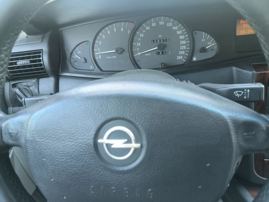 Opel Omega B 2.6