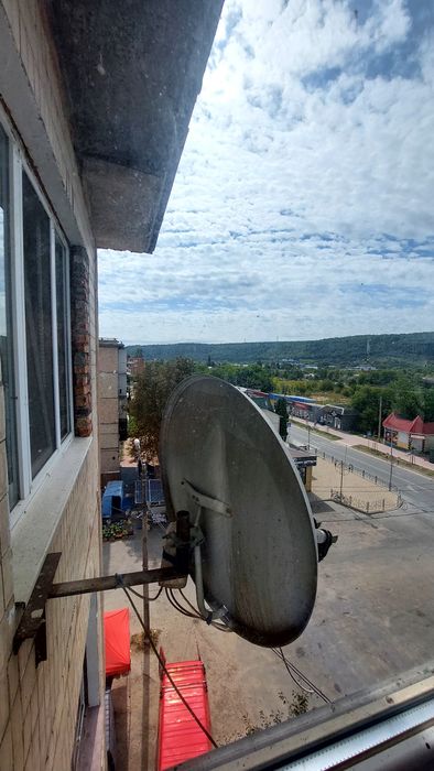 Продам 4-кімнатну квартиру. Пр-т Незалежності,301.