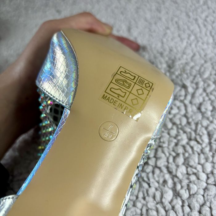 Salto alto brilhantes