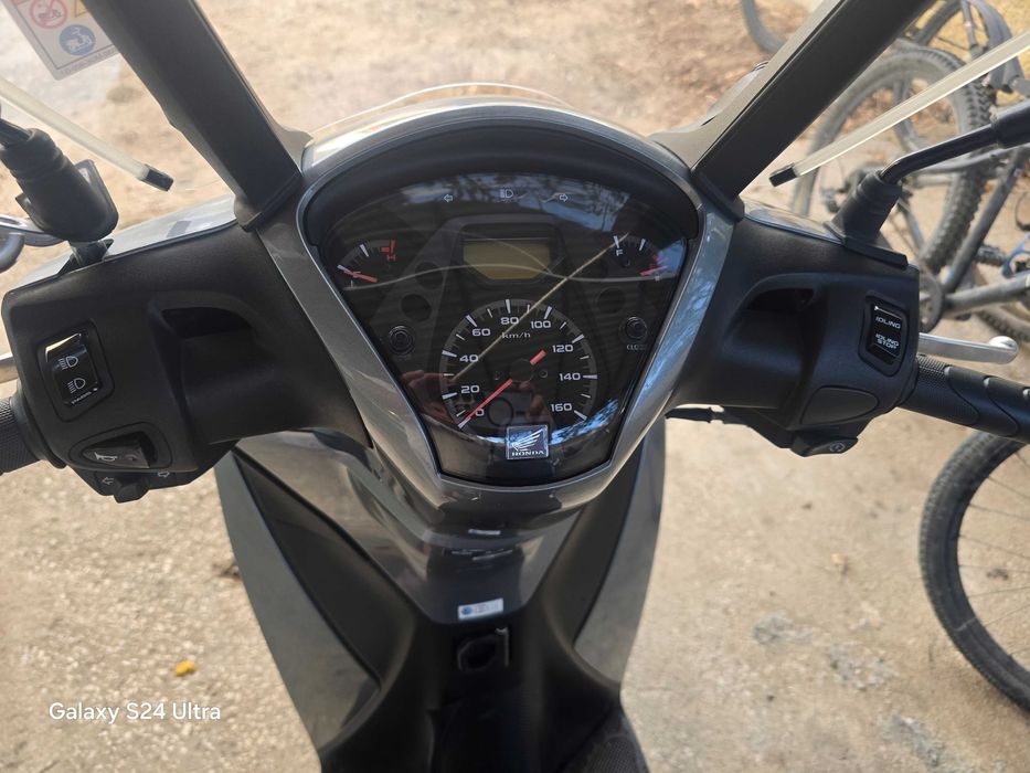 É uma nova scooter. ou é possível Troca com carro