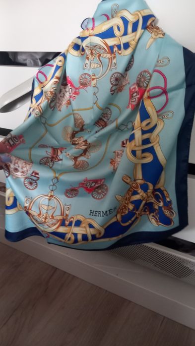 Jedwabna apaszka Hermès 60 x 60