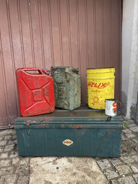 Latas vintage garagem